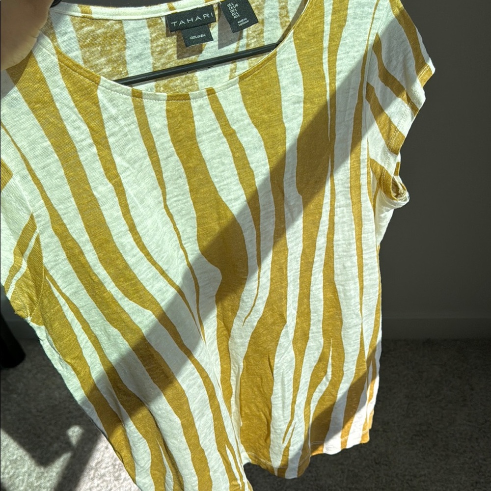 TAHARI Striped Gold and White Women's Top - Picture 6 of 6